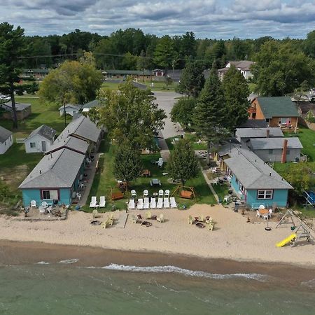 Paradise Beach Resort Tawas City Exterior photo